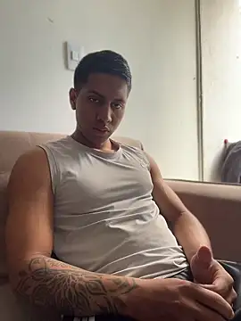 Paulcreewx online show from April 2026 06:00:01 PM