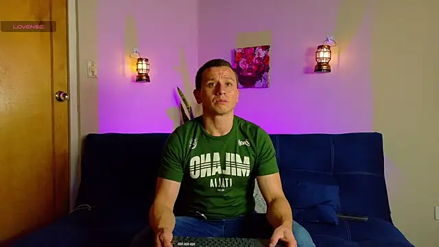 Snapshot of Andreew_falcon chatting on April 2026 08:09:02 PM Andreew falcon online show from April 2026 08:09:02 PM