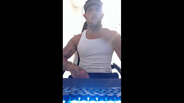 Snapshot of SecretsNextDoor chatting on April 2026 09:40:02 AM SecretsNextDoor online show from April 2026 09:40:02 AM