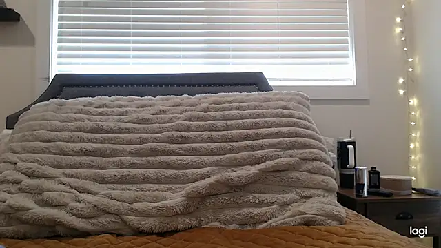 Snapshot of SecretsNextDoor chatting on April 2026 05:24:02 PM SecretsNextDoor online show from April 2026 05:24:02 PM