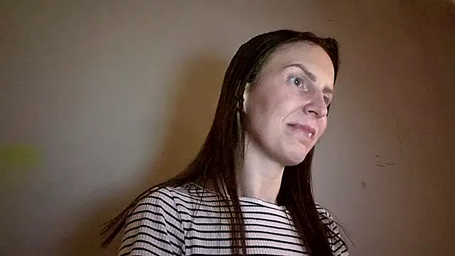 Snapshot of AnnaTight chatting on April 2026 08:28:01 PM AnnaTight online show from April 2026 08:28:01 PM