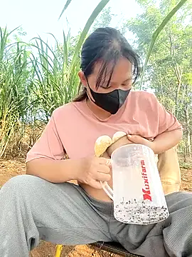 Snapshot of Tini-mimi chatting on March 2026 12:45:01 AM Tini-mimi online show from March 2026 12:45:01 AM