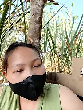 Snapshot of Tini-mimi chatting on April 2026 12:42:02 AM Tini-mimi online show from April 2026 12:42:02 AM