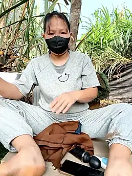 Snapshot of Tini-mimi chatting on April 2026 12:57:02 AM Tini-mimi online show from April 2026 12:57:02 AM