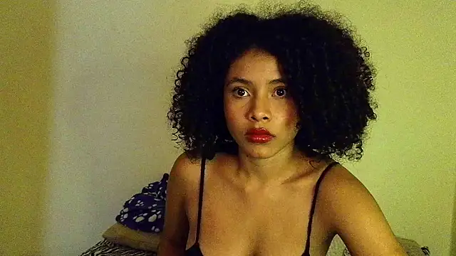 Snapshot of Larita_curly chatting on April 2026 09:34:01 PM Larita curly online show from April 2026 09:34:01 PM