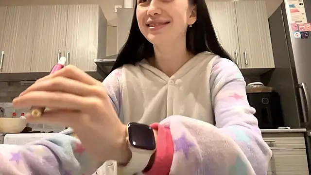 Snapshot of LaraDraggoo chatting on March 2026 09:10:02 PM LaraDraggoo online show from March 2026 09:10:02 PM