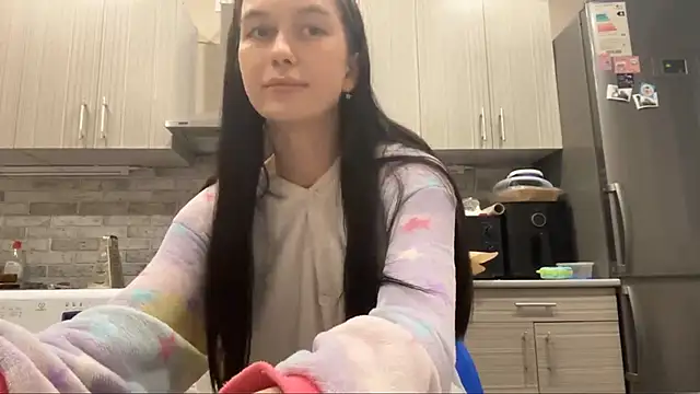 Snapshot of LaraDraggoo chatting on March 2026 09:21:01 PM LaraDraggoo online show from March 2026 09:21:01 PM