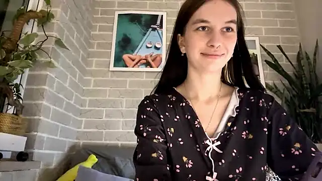 Snapshot of LaraDraggoo chatting on March 2026 06:13:02 PM LaraDraggoo online show from March 2026 06:13:02 PM