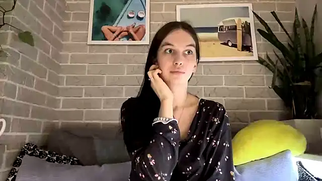 Snapshot of LaraDraggoo chatting on March 2026 05:16:01 PM LaraDraggoo online show from March 2026 05:16:01 PM