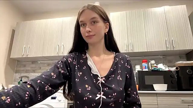 Snapshot of LaraDraggoo chatting on March 2026 07:14:02 PM LaraDraggoo online show from March 2026 07:14:02 PM