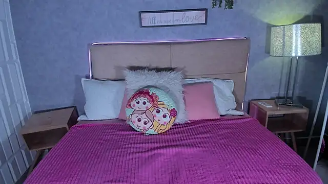 Snapshot of Mia1blaze chatting on April 2026 03:20:01 AM Mia1blaze online show from April 2026 03:20:01 AM