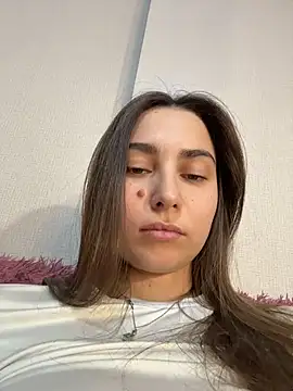 Snapshot of Evelinochka chatting on April 2026 11:43:02 PM Evelinochka online show from April 2026 11:43:02 PM
