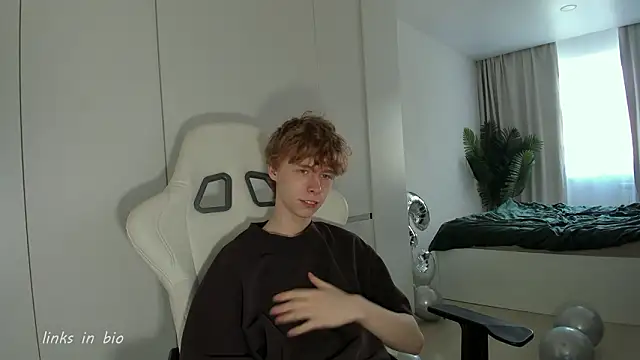 Snapshot of Wawesuc chatting on March 2026 09:34:02 AM Wawesuc online show from March 2026 09:34:02 AM