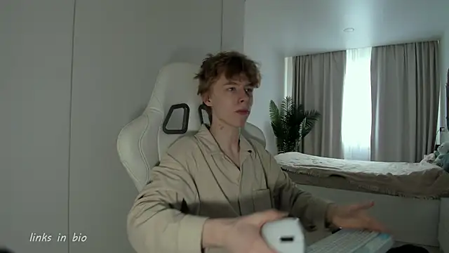 Snapshot of Wawesuc chatting on March 2026 05:45:02 AM Wawesuc online show from March 2026 05:45:02 AM