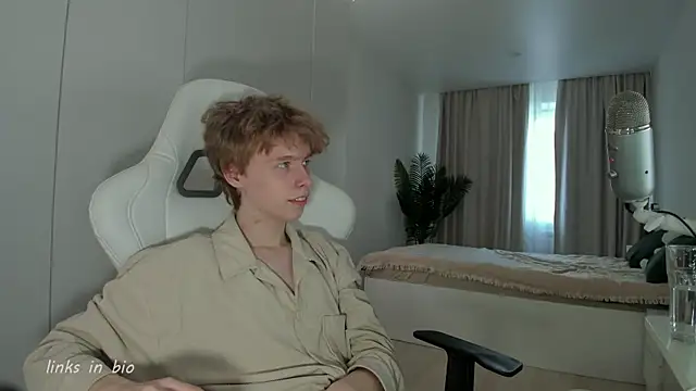 Snapshot of Wawesuc chatting on March 2026 10:21:02 AM Wawesuc online show from March 2026 10:21:02 AM