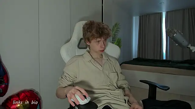 Snapshot of Wawesuc chatting on April 2026 06:36:01 AM Wawesuc online show from April 2026 06:36:01 AM