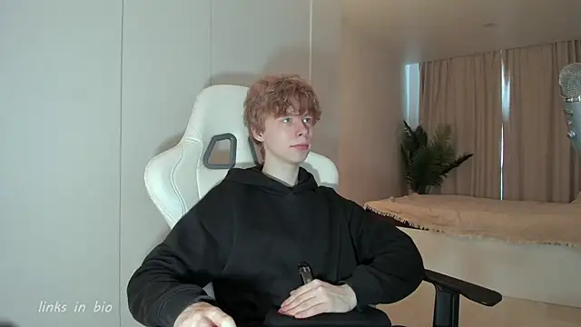 Snapshot of Wawesuc chatting on April 2026 07:53:01 AM Wawesuc online show from April 2026 07:53:01 AM