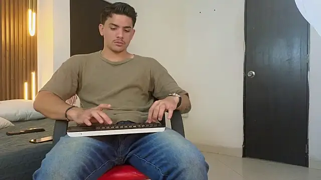 Snapshot of MrAdonis_ chatting on March 2026 07:31:01 PM MrAdonis online show from March 2026 07:31:01 PM