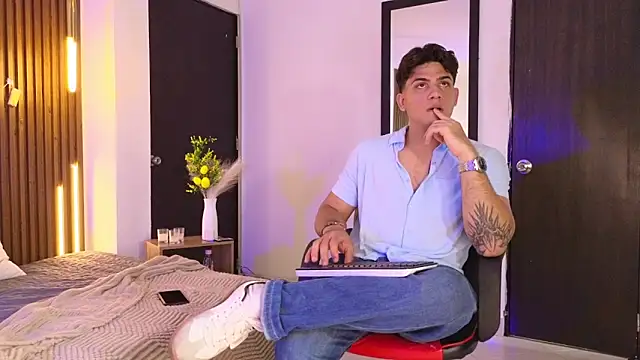 Snapshot of MrAdonis_ chatting on April 2026 07:15:01 PM MrAdonis online show from April 2026 07:15:01 PM