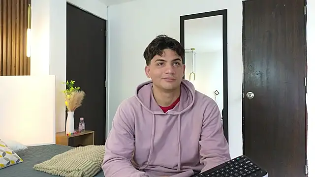 Snapshot of MrAdonis_ chatting on April 2026 06:52:01 PM MrAdonis online show from April 2026 06:52:01 PM