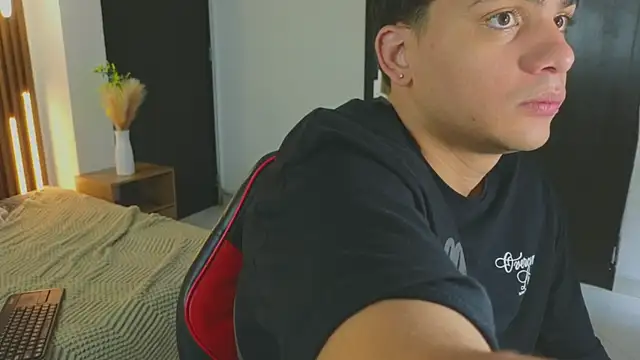 Snapshot of MrAdonis_ chatting on April 2026 12:40:02 PM MrAdonis online show from April 2026 12:40:02 PM