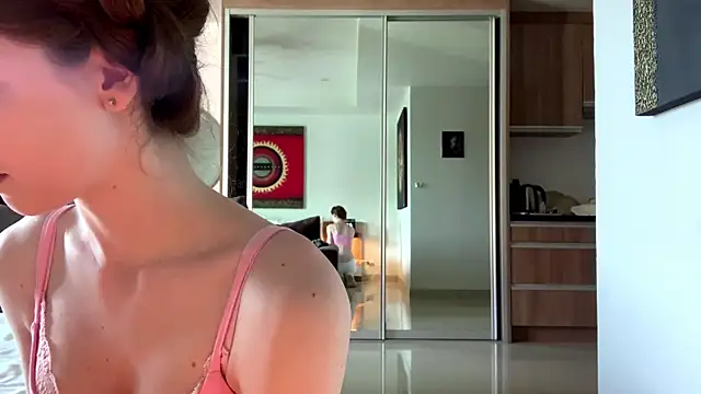 Snapshot of Kissme_Kira chatting on March 2026 01:42:01 AM Kissme Kira online show from March 2026 01:42:01 AM