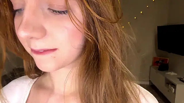 Snapshot of Kissme_Kira chatting on July 2026 06:40:02 PM Kissme Kira online show from July 2026 06:40:02 PM