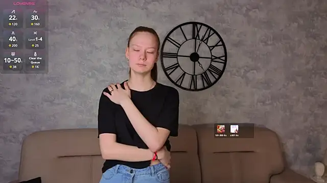 MissHiciano online show from April 2026 05:44:01 PM