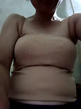 Snapshot of Yuhi3d chatting on April 2026 10:48:02 PM Yuhi3d online show from April 2026 10:48:02 PM