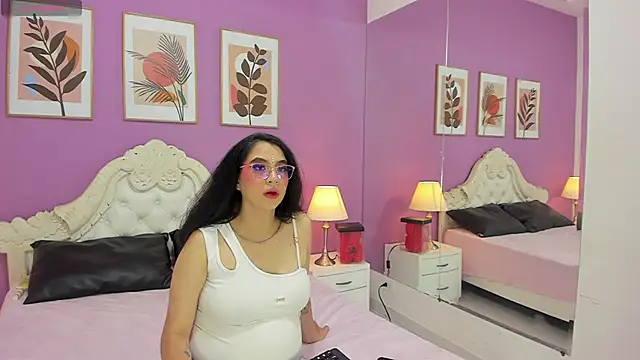 Snapshot of YayaQueen chatting on March 2026 11:59:02 AM YayaQueen online show from March 2026 11:59:02 AM