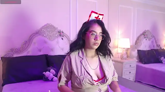 Snapshot of YayaQueen chatting on March 2026 12:06:02 PM YayaQueen online show from March 2026 12:06:02 PM