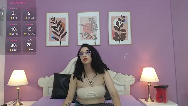 Snapshot of YayaQueen chatting on April 2026 03:28:02 PM YayaQueen online show from April 2026 03:28:02 PM