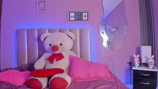 Snapshot of nikkita_dragon_ chatting on April 2026 08:14:01 PM nikkita dragon online show from April 2026 08:14:01 PM