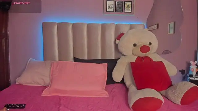 Snapshot of nikkita_dragon_ chatting on April 2026 08:20:01 PM nikkita dragon online show from April 2026 08:20:01 PM