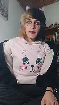 Snapshot of MakiMorningstar chatting on March 2026 06:57:01 AM MakiMorningstar online show from March 2026 06:57:01 AM