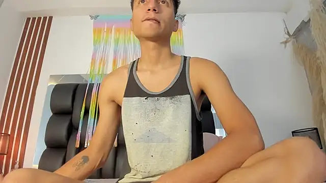 Snapshot of choco_dick_ chatting on April 2026 08:06:01 PM choco dick online show from April 2026 08:06:01 PM