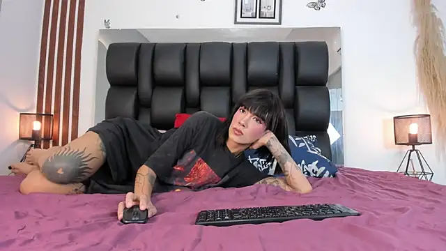 Snapshot of dalhia_and_hades chatting on March 2026 12:52:01 PM dalhia and hades online show from March 2026 12:52:01 PM