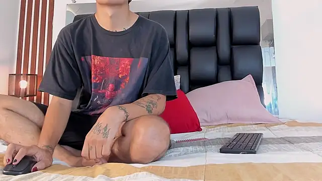 Snapshot of dalhia_and_hades chatting on March 2026 12:44:01 PM dalhia and hades online show from March 2026 12:44:01 PM