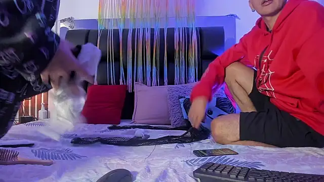 Snapshot of dalhia_and_hades chatting on April 2026 12:58:02 PM dalhia and hades online show from April 2026 12:58:02 PM