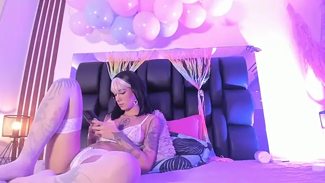 Snapshot of dalhia_and_hades chatting on April 2026 12:57:01 PM dalhia and hades online show from April 2026 12:57:01 PM