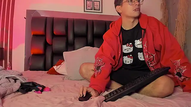 Snapshot of dalhia_and_hades chatting on April 2026 12:42:01 PM dalhia and hades online show from April 2026 12:42:01 PM