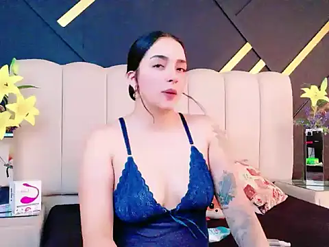 Snapshot of IsadoraSmit chatting on May 2026 12:45:02 PM IsadoraSmit online show from May 2026 12:45:02 PM