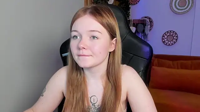 Snapshot of ElinaVale chatting on March 2026 05:38:01 PM ElinaVale online show from March 2026 05:38:01 PM