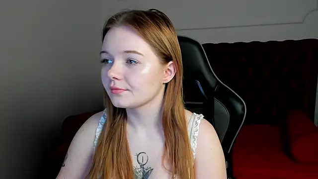 Snapshot of ElinaVale chatting on March 2026 05:11:01 AM ElinaVale online show from March 2026 05:11:01 AM