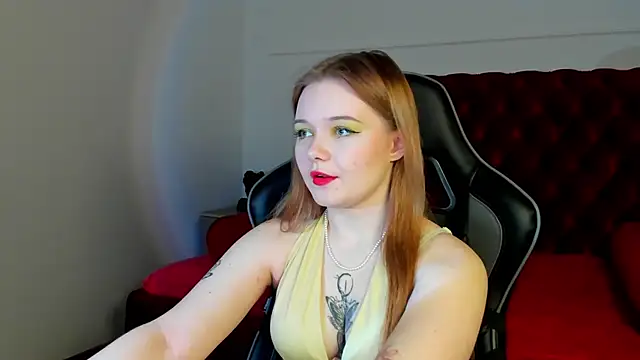 Snapshot of ElinaVale chatting on March 2026 05:07:02 PM ElinaVale online show from March 2026 05:07:02 PM