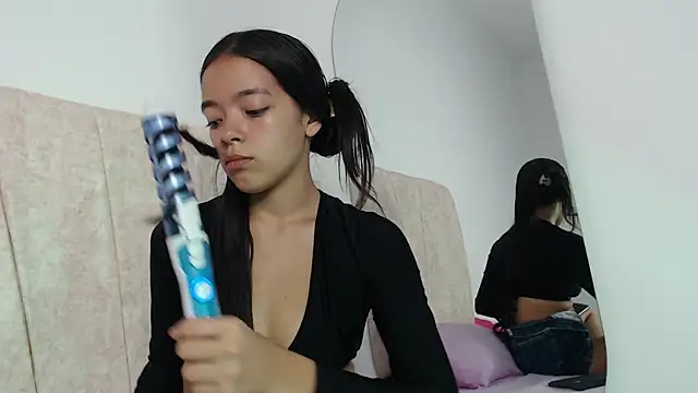 Snapshot of Dulceboteroph chatting on March 2026 05:18:02 PM Dulceboteroph online show from March 2026 05:18:02 PM