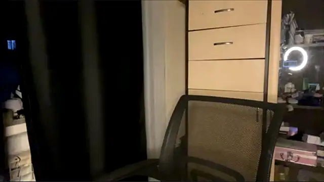 Snapshot of CatherineForbes chatting on April 2026 02:54:01 PM CatherineForbes online show from April 2026 02:54:01 PM