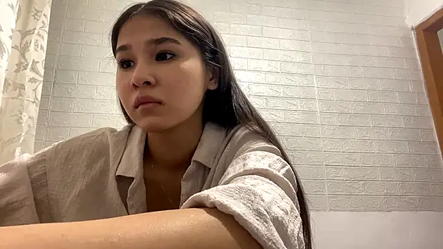 Snapshot of CatherineForbes chatting on April 2026 01:42:02 PM CatherineForbes online show from April 2026 01:42:02 PM