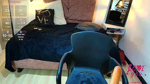 Amanda Fox   online show from April 2026 08:01:01 AM