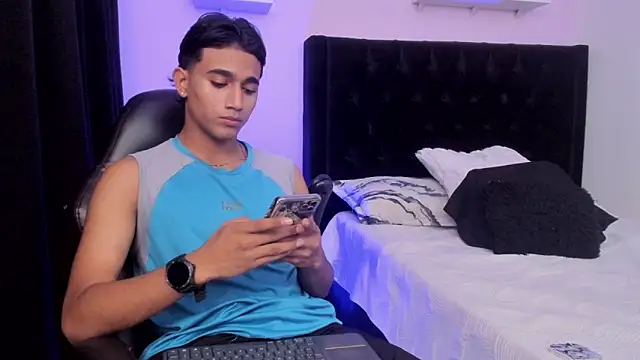 Snapshot of Morgan_Bladee chatting on April 2026 05:05:01 AM Morgan Bladee online show from April 2026 05:05:01 AM